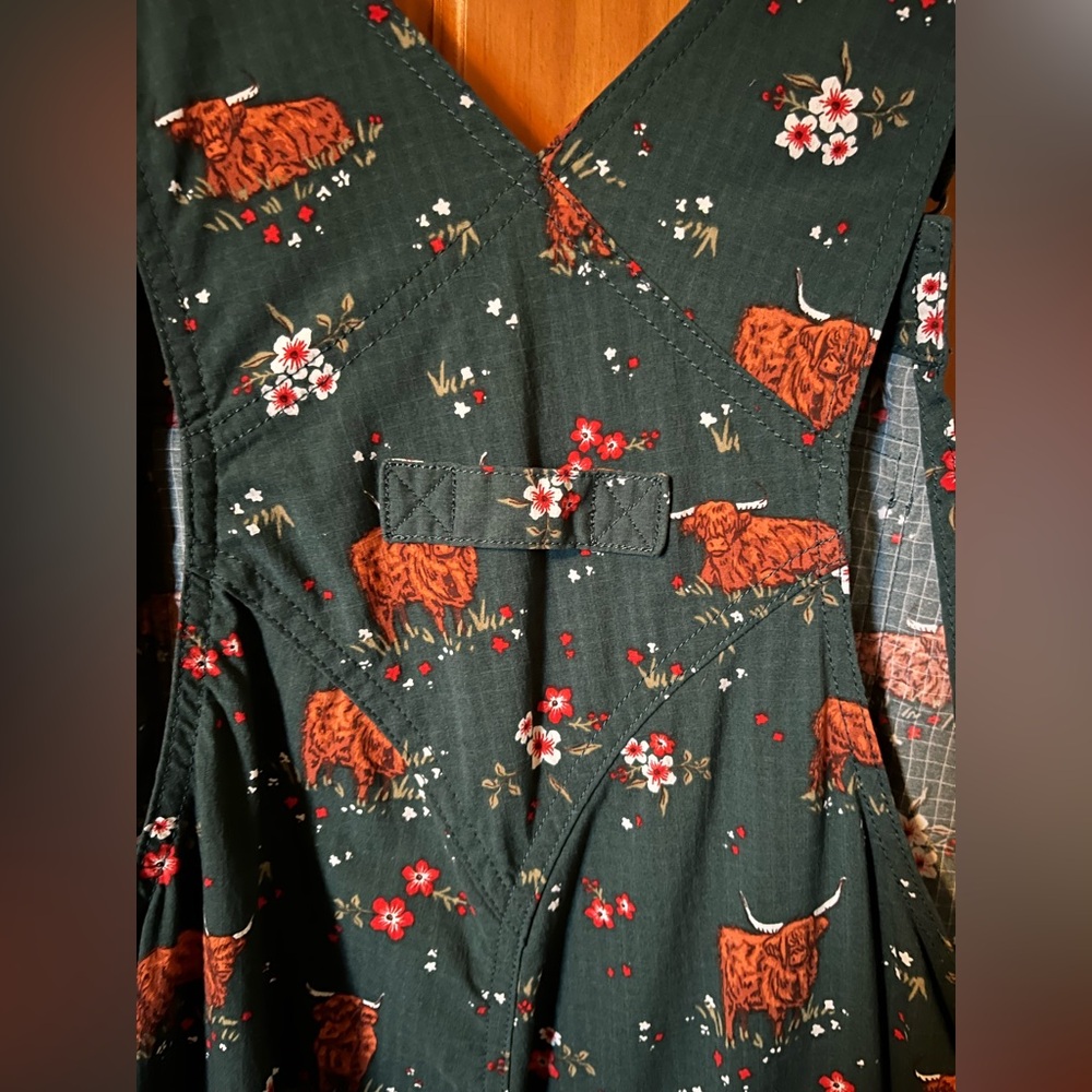 Women’s Duluth Trading Co Heirloom gardening bib overalls Highland Cow sz small - Picture 3 of 11
